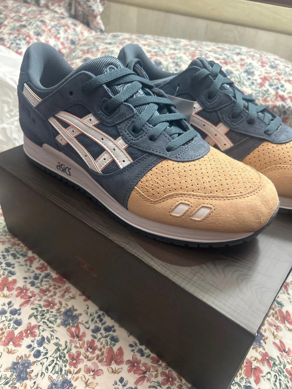 ASICS x Ronnie Fieg Gel-Lyte III Remastered Salmon Toe Size 11