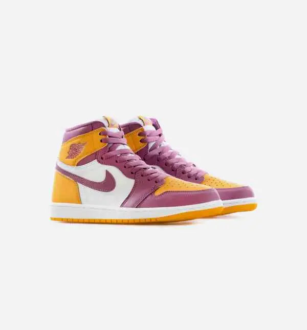 Jordan 1 Retro High OG University Gold/Light Bordeaux (’Brotherhood’) - 9.5 - Sneakers