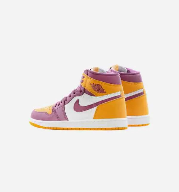 Jordan 1 Retro High OG University Gold/Light Bordeaux (’Brotherhood’) - 9.5 - Sneakers