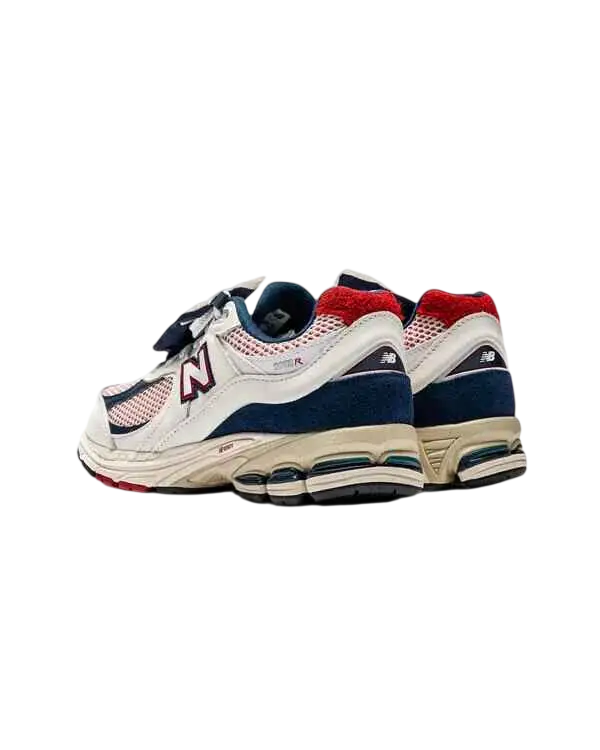 New Balance 2002R Team Red/Navy Pouch - 9.5