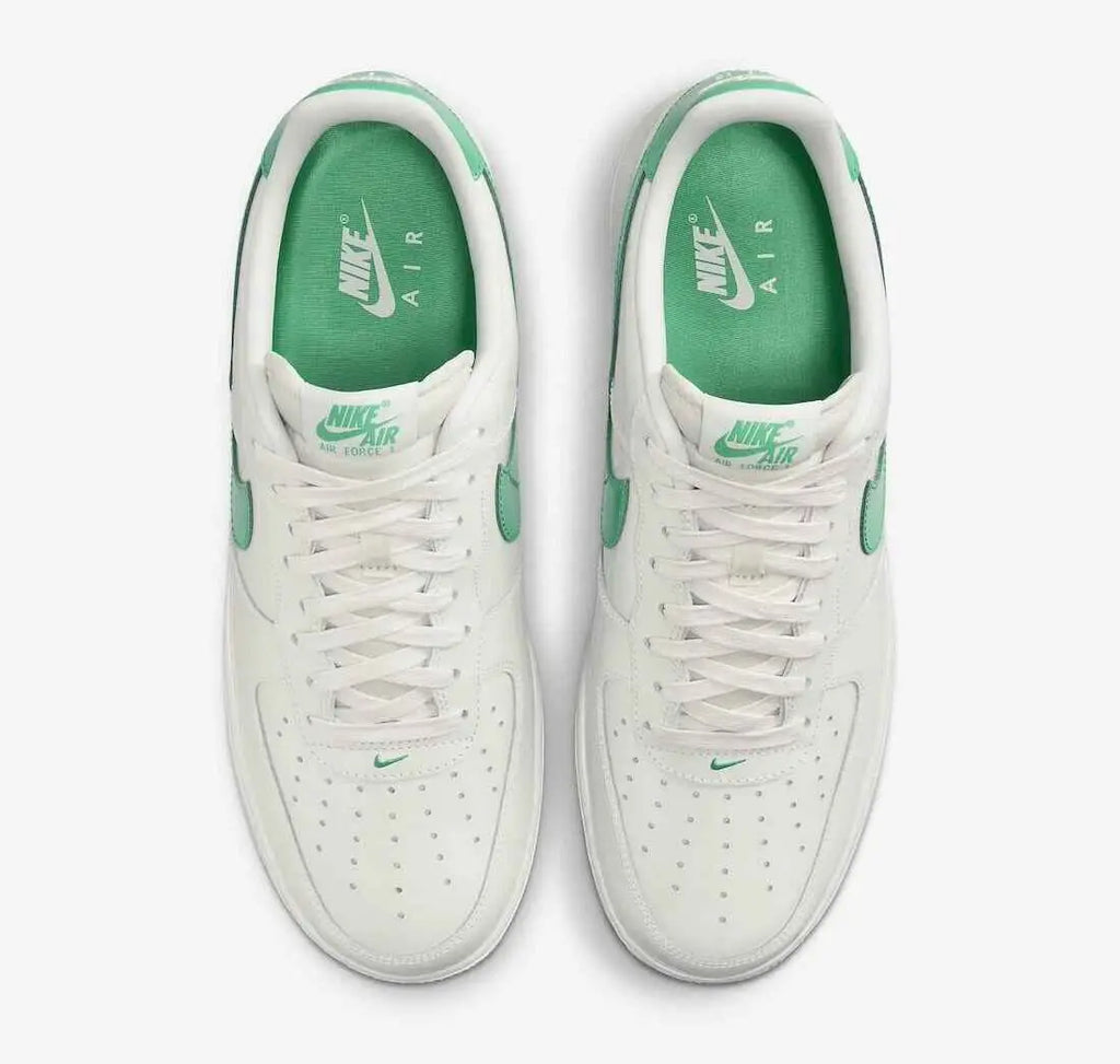 Nike Air Force 1 Low ’07 PRM Patent Platinum Tint/Stadium Green - 10 - Sneakers