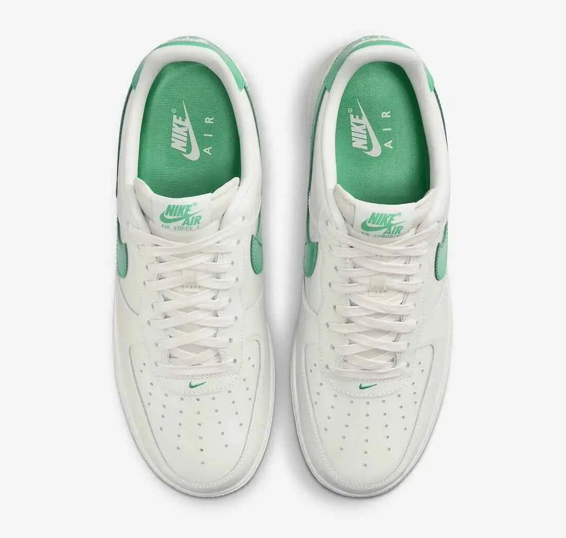 Nike Air Force 1 Low ’07 PRM Patent Platinum Tint/Stadium Green - 10 - Sneakers