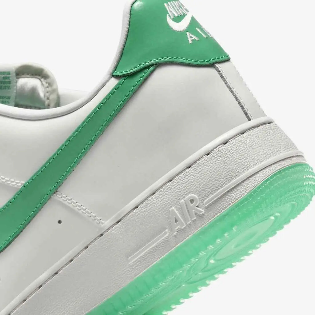 Nike Air Force 1 Low ’07 PRM Patent Platinum Tint/Stadium Green - 10 - Sneakers