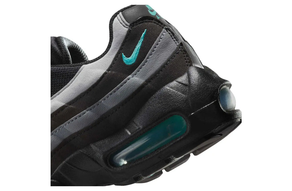 Nike Air Max 95 Black Aurora Green - 10 - Sneakers