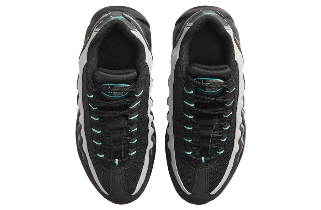 Nike Air Max 95 Black Aurora Green - 10 - Sneakers