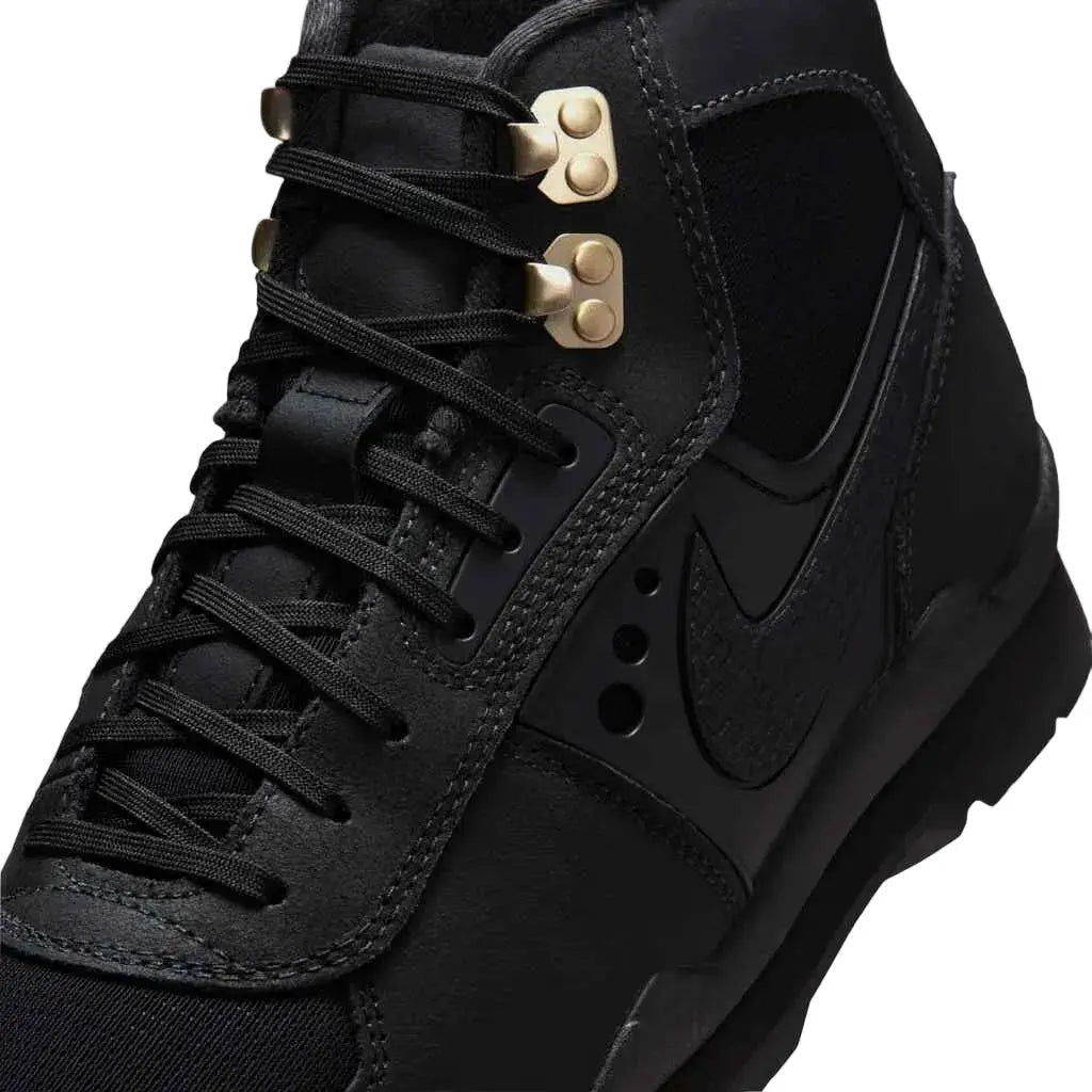 Nike Baltoro Black Metallic Gold - Sneakers