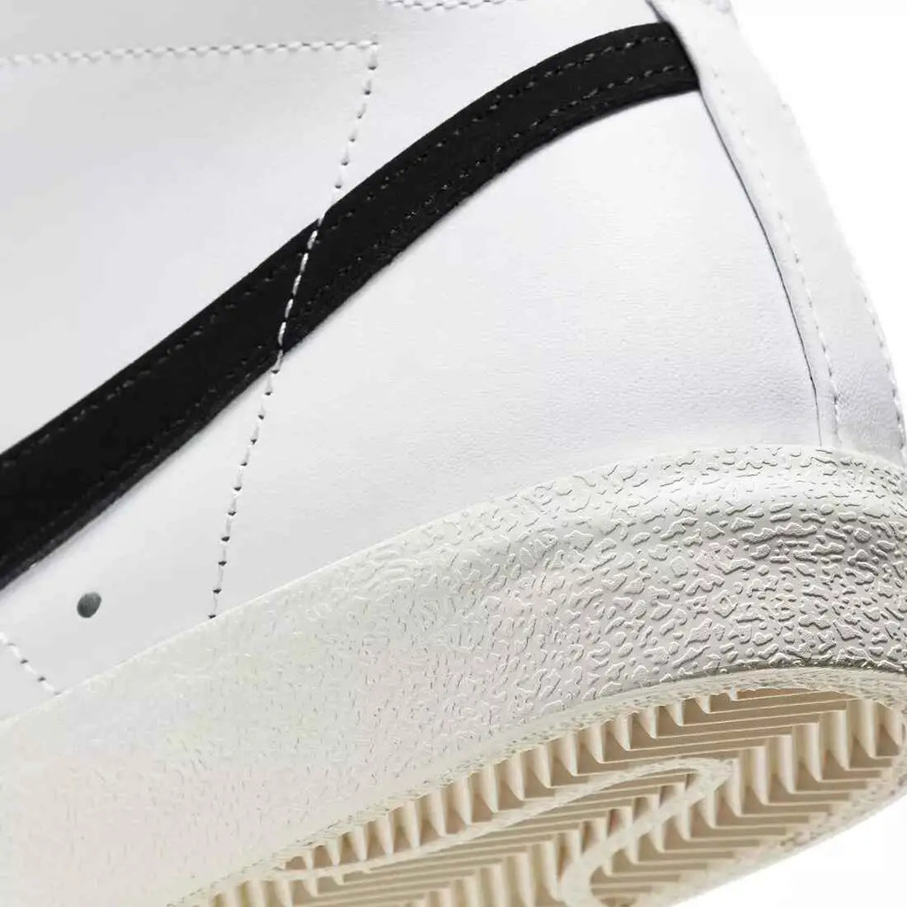 Nike Blazer Mid 77 White/Black - 9.5 - Sneakers