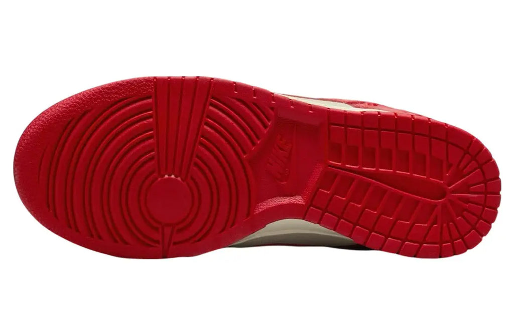 Nike Dunk Low Red Roses - 9.5 - Sneakers