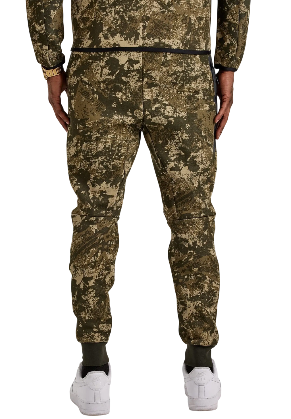 Nike Tech Fleece camo joggers in olive and beige with tapered fit made from soft fleece material