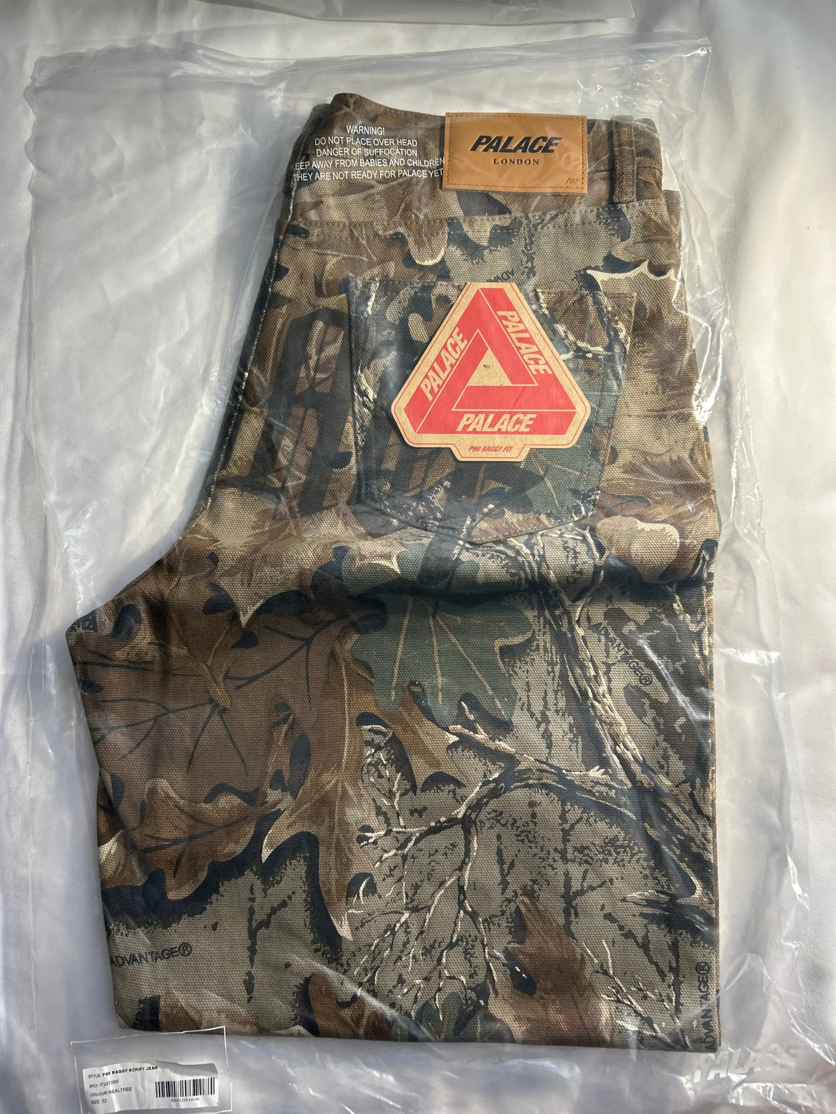Palace P90 Baggy Script Jean Realtree Camo 32"