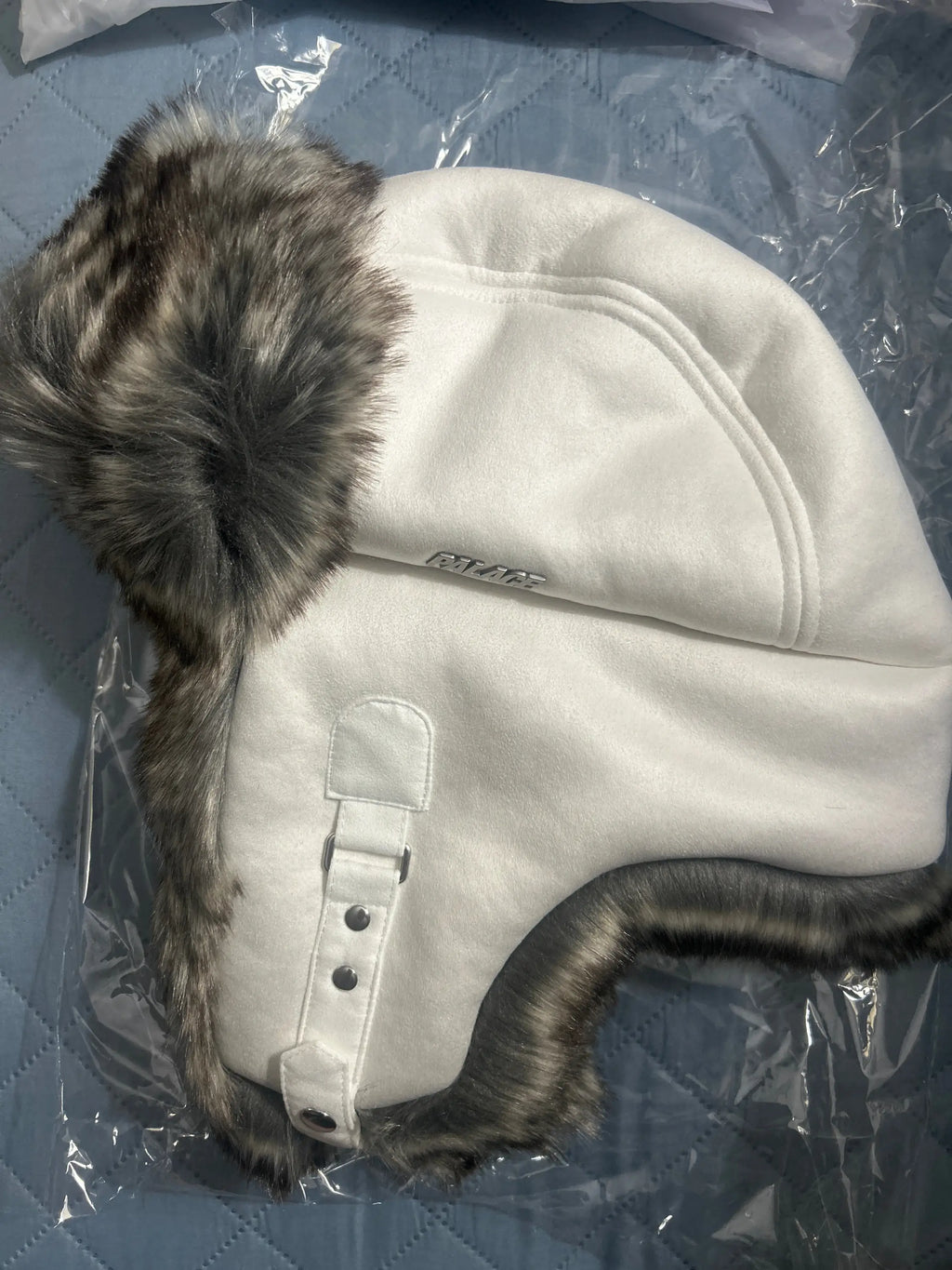 Palace Sherpa Faux Suede Trooper White Large/X-Large