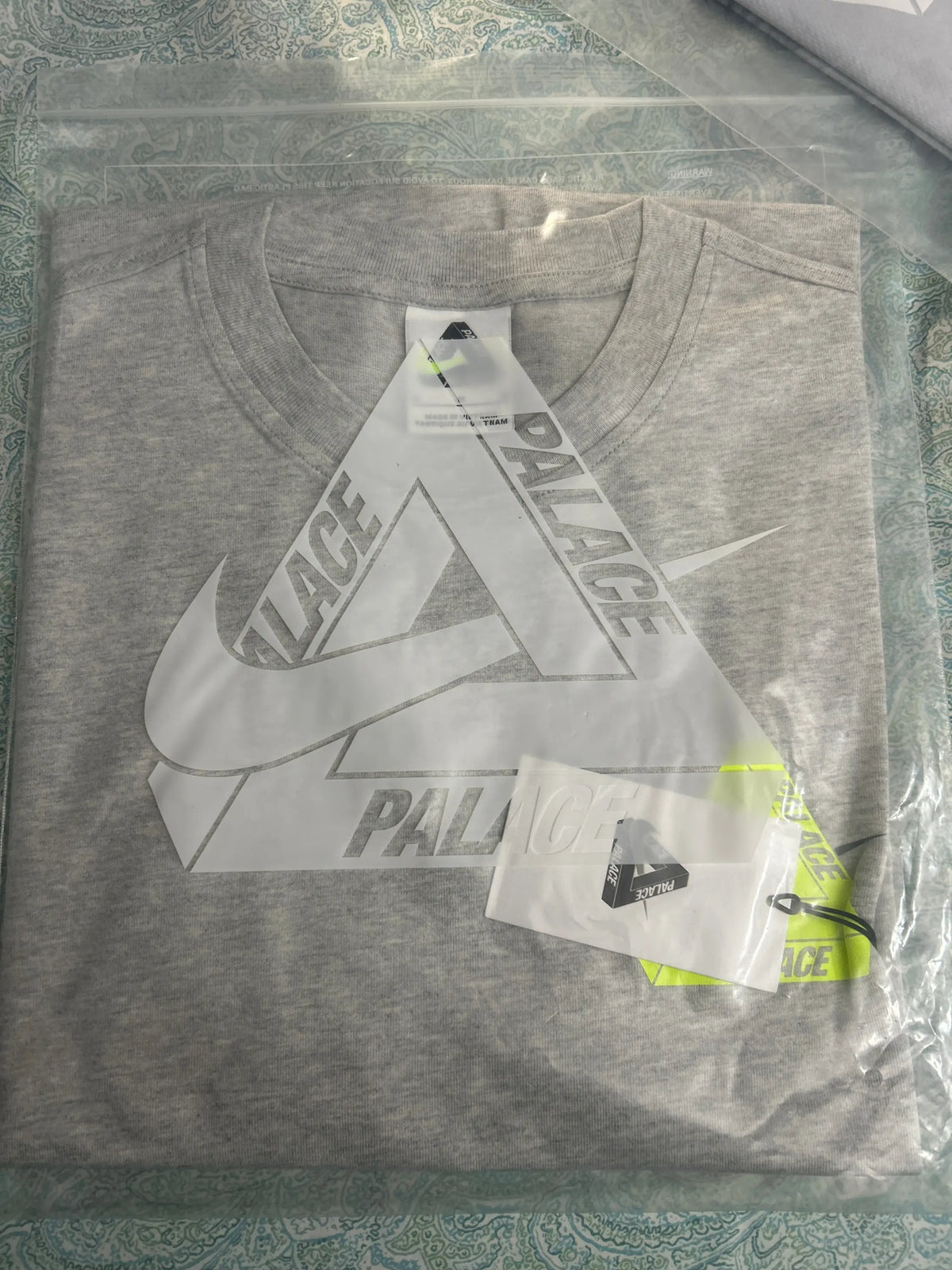 Palace x Nike Tri Swoosh T-Shirt Grey Medium