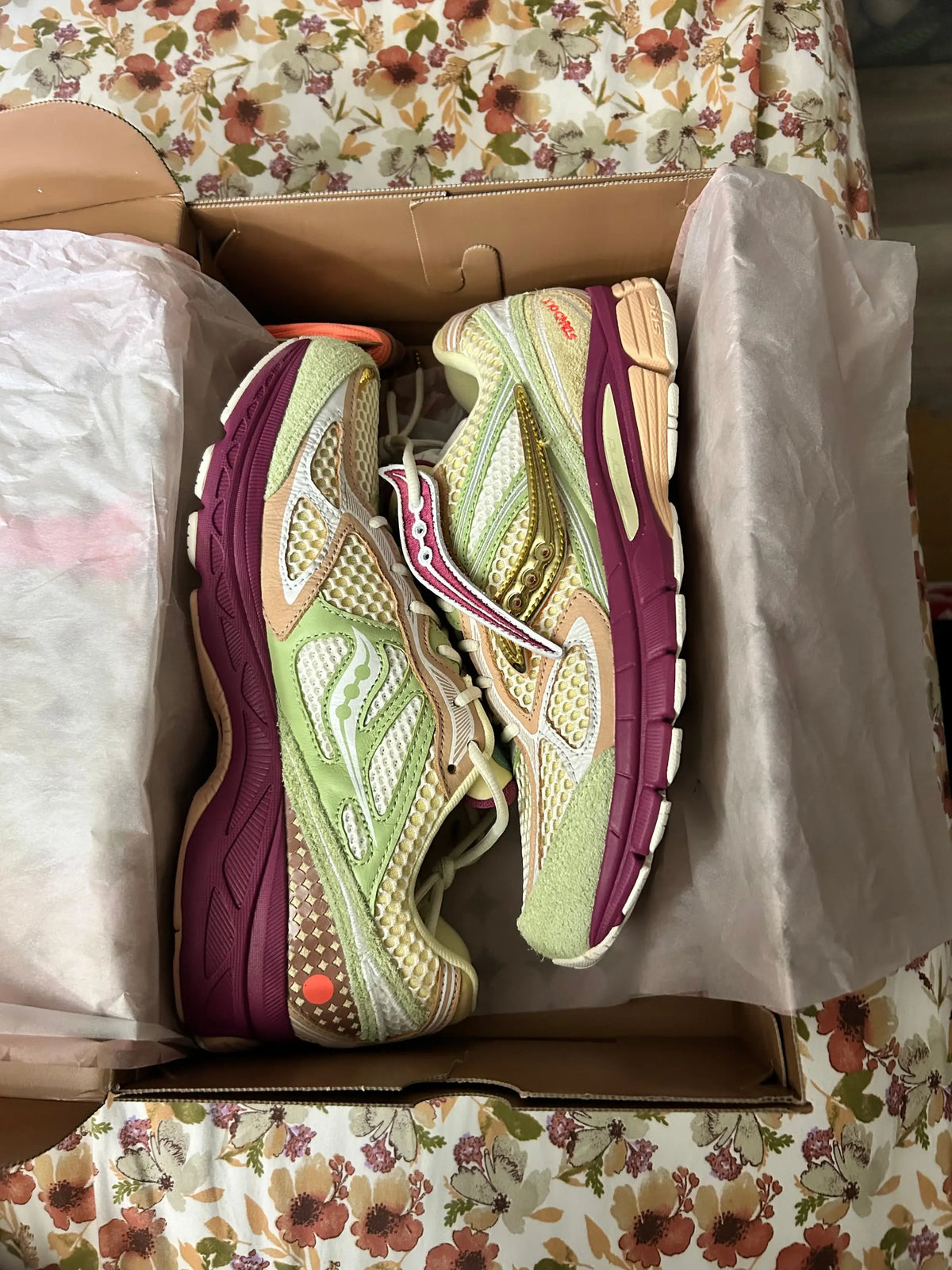 Saucony x Stan Birch ProGrid Guide 7 Cream/Mauve Size 10