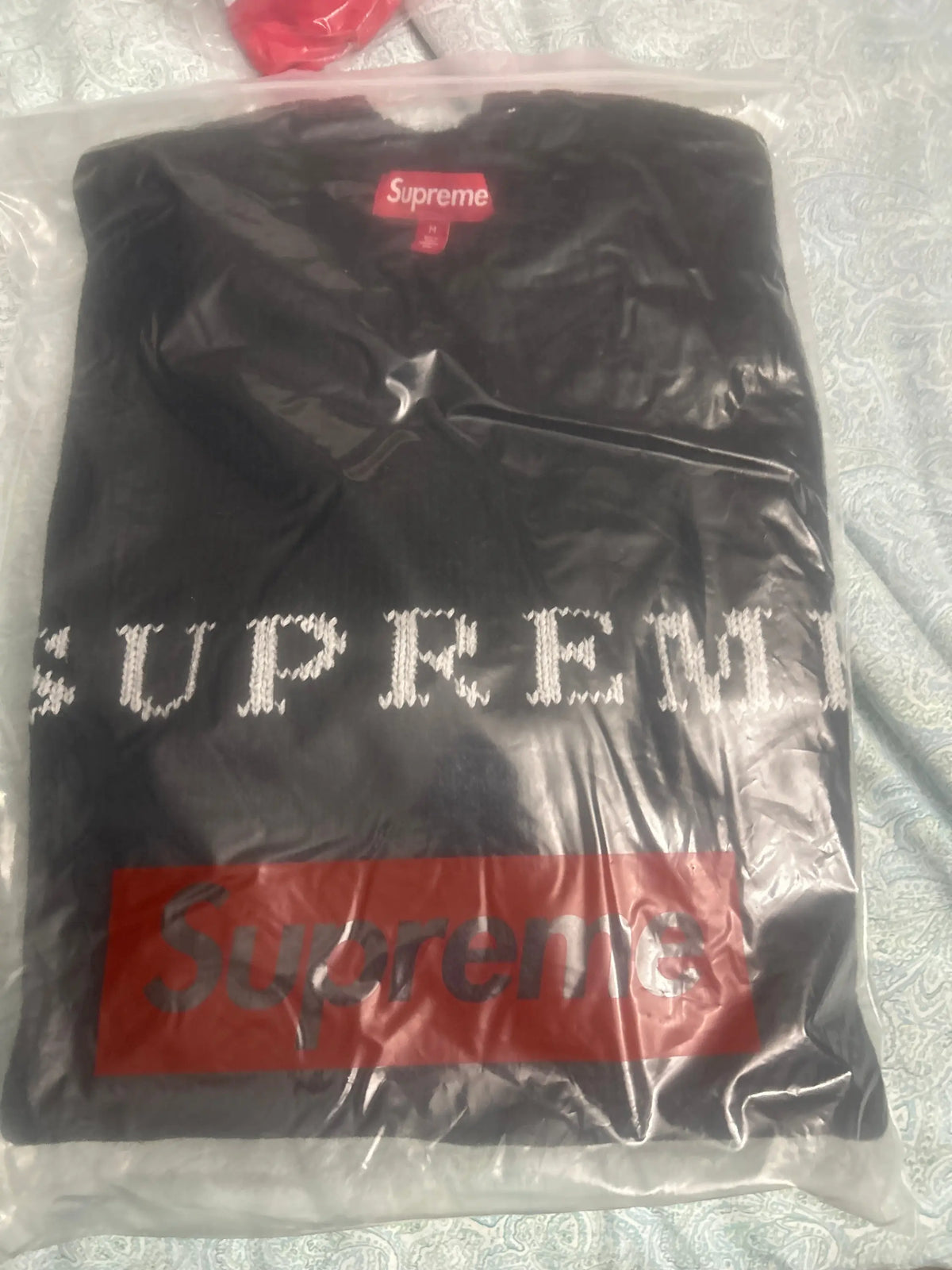 Supreme Contrast Logo Sweatshirt Black Medium