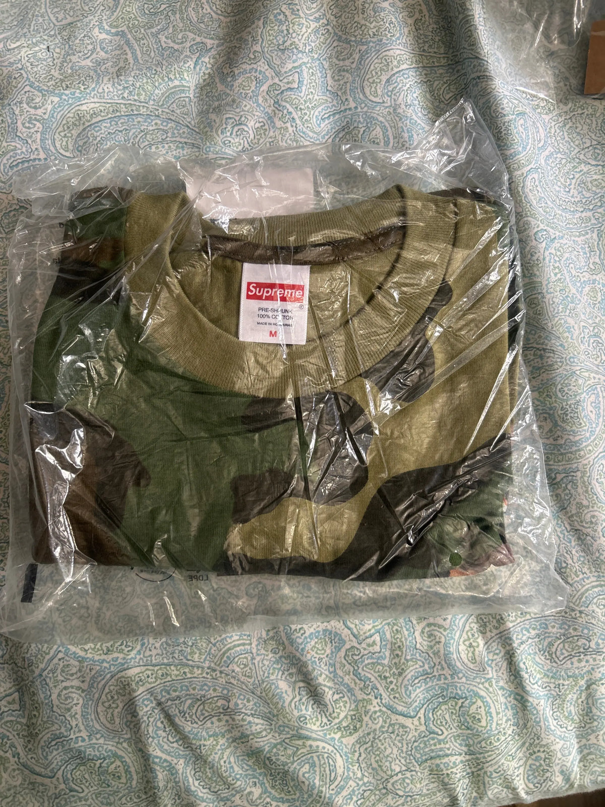 Supreme Girls Tee Camo Medium w/Girls Sticker