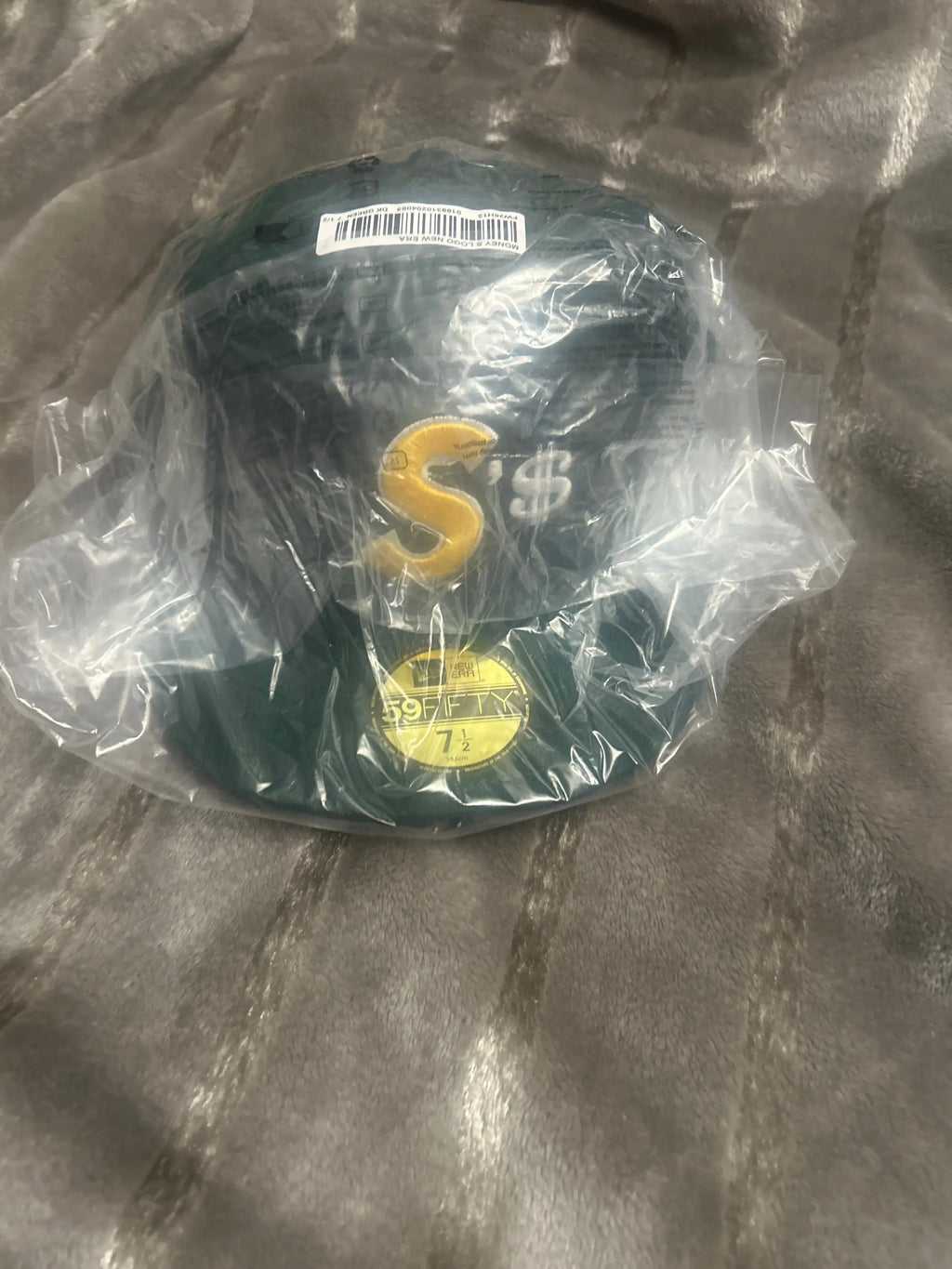 Supreme Money S Logo New Era Green 7 1/2"