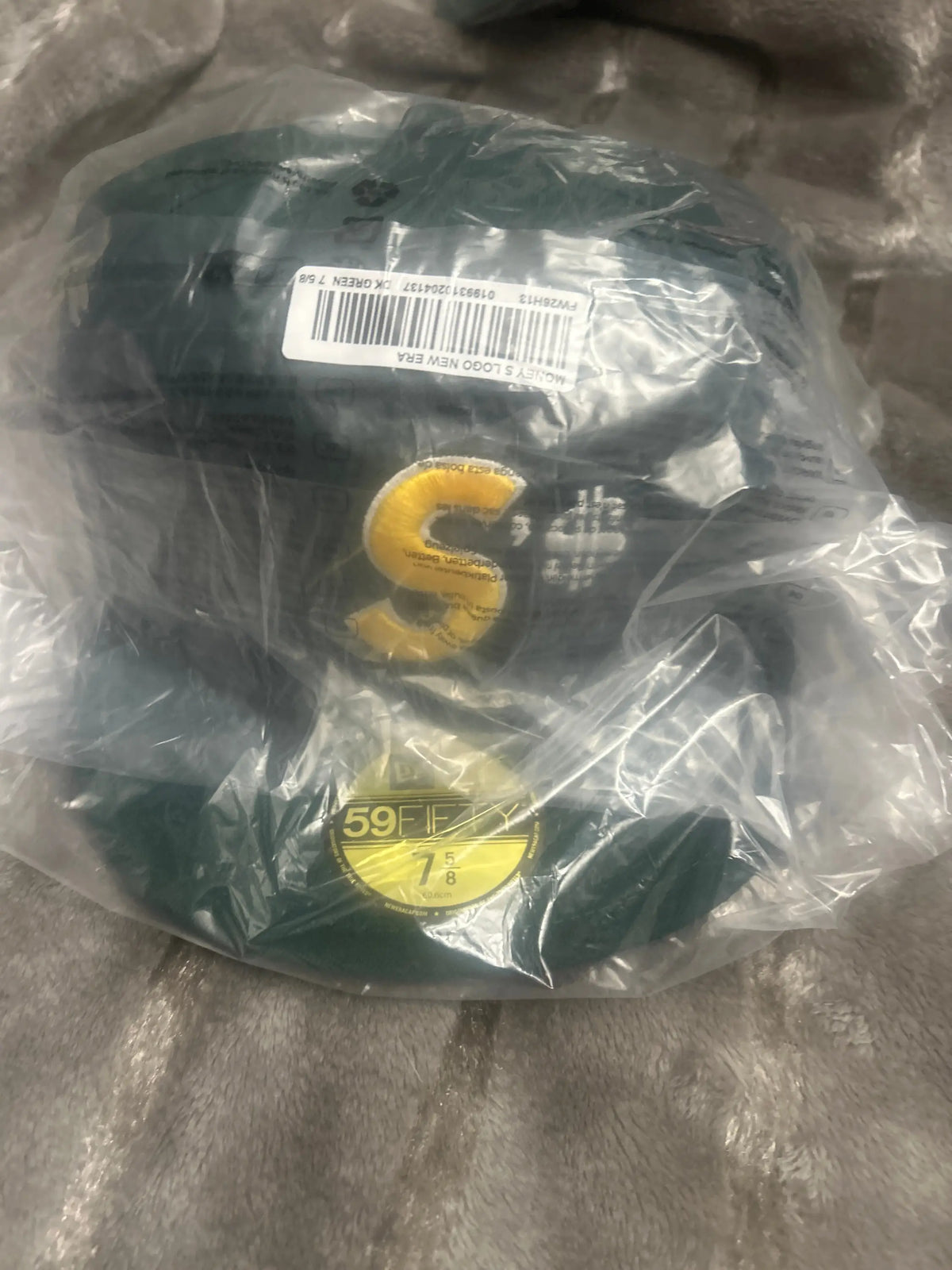 Supreme Money S Logo New Era Green 7 5/8"