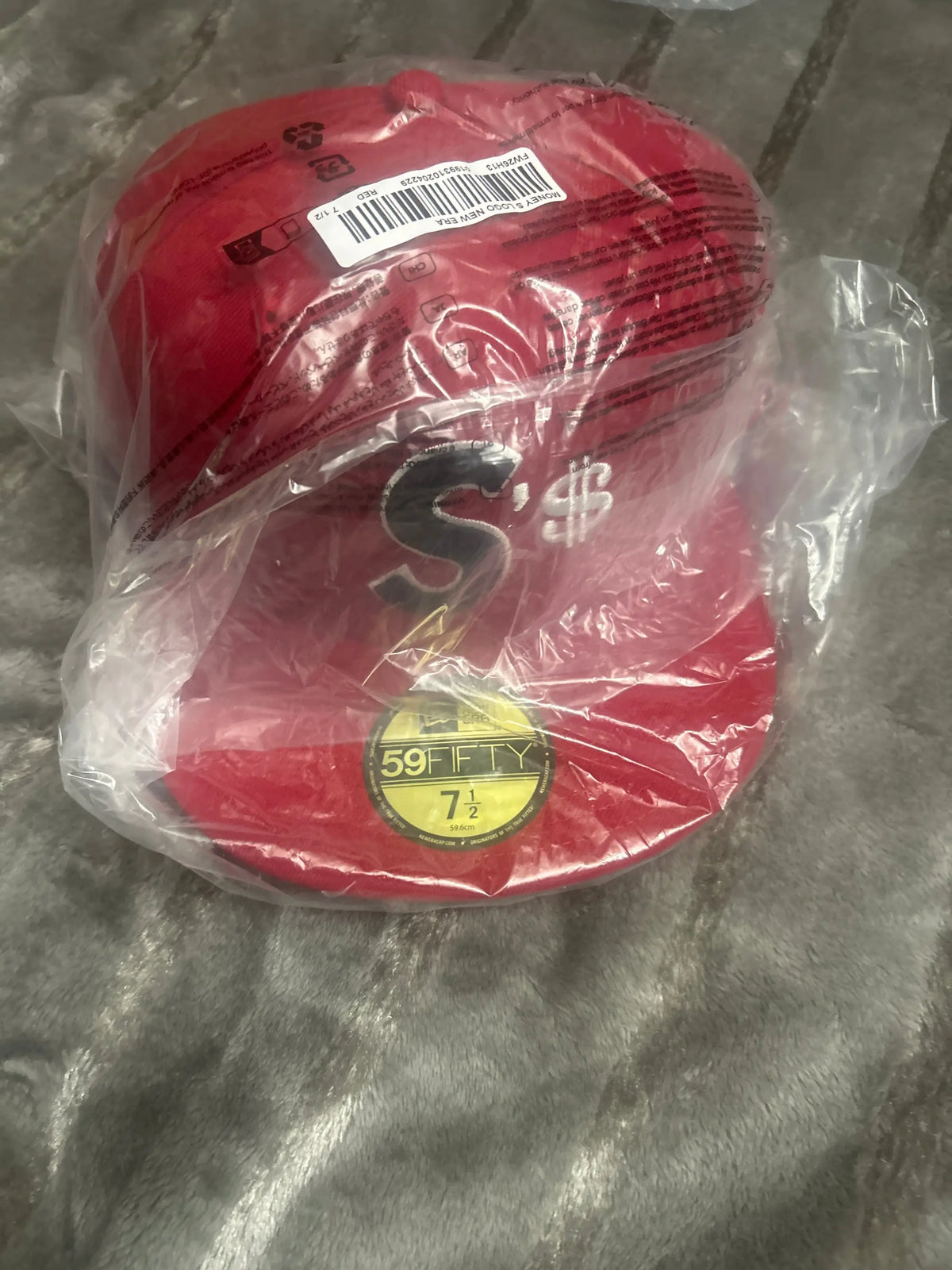 Supreme Money S Logo New Era Red 7 1/2"
