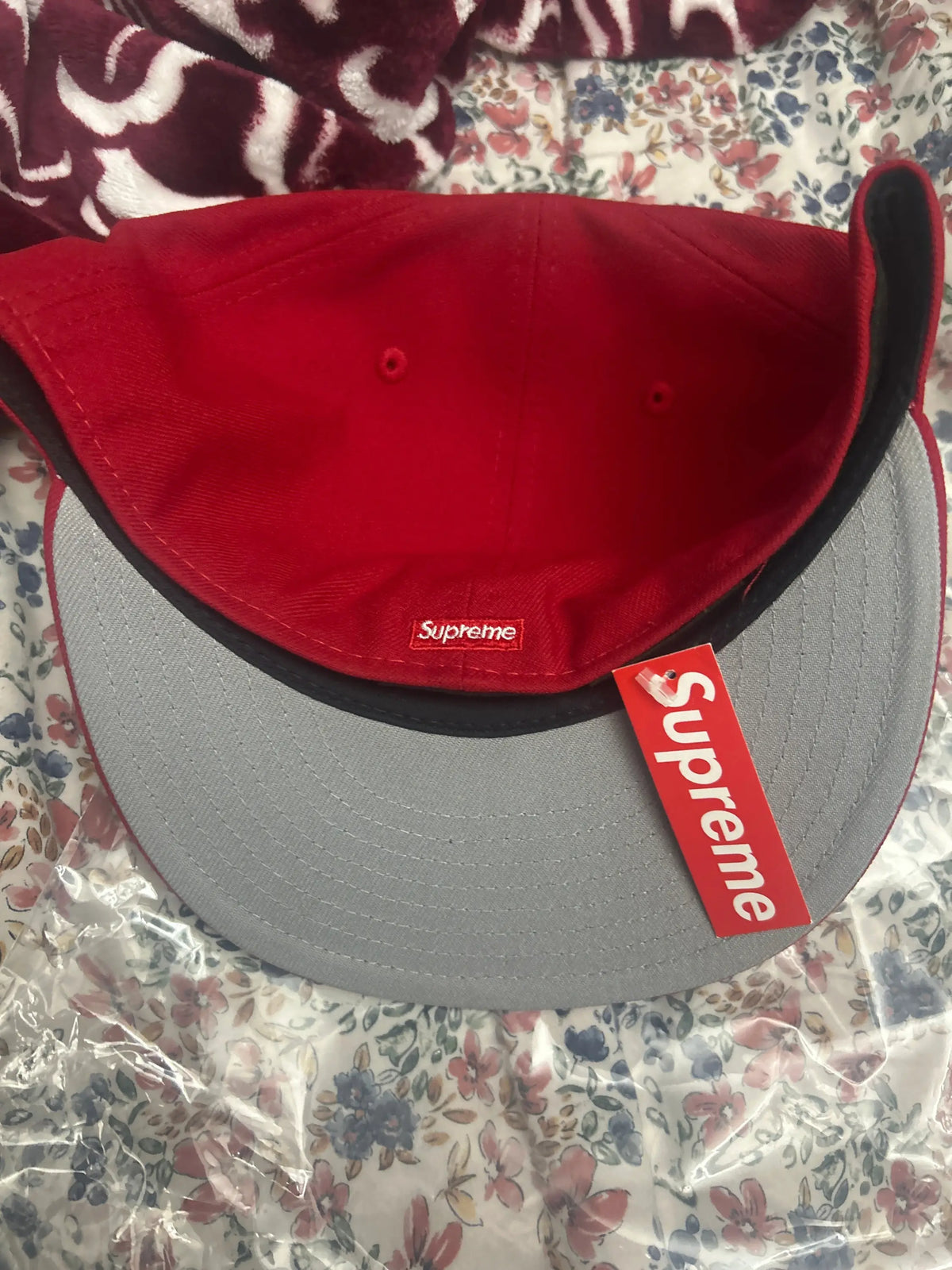Supreme Money S Logo New Era Red 8”