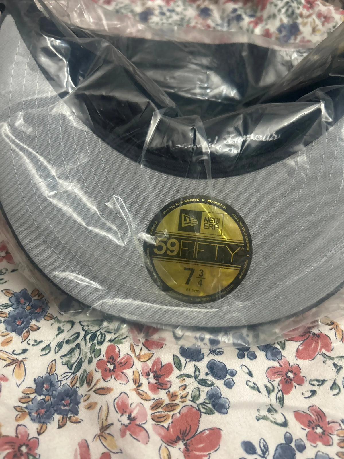 Supreme New Era Crushed Velvet Box Logo 59Fifty Black 7 3/4”