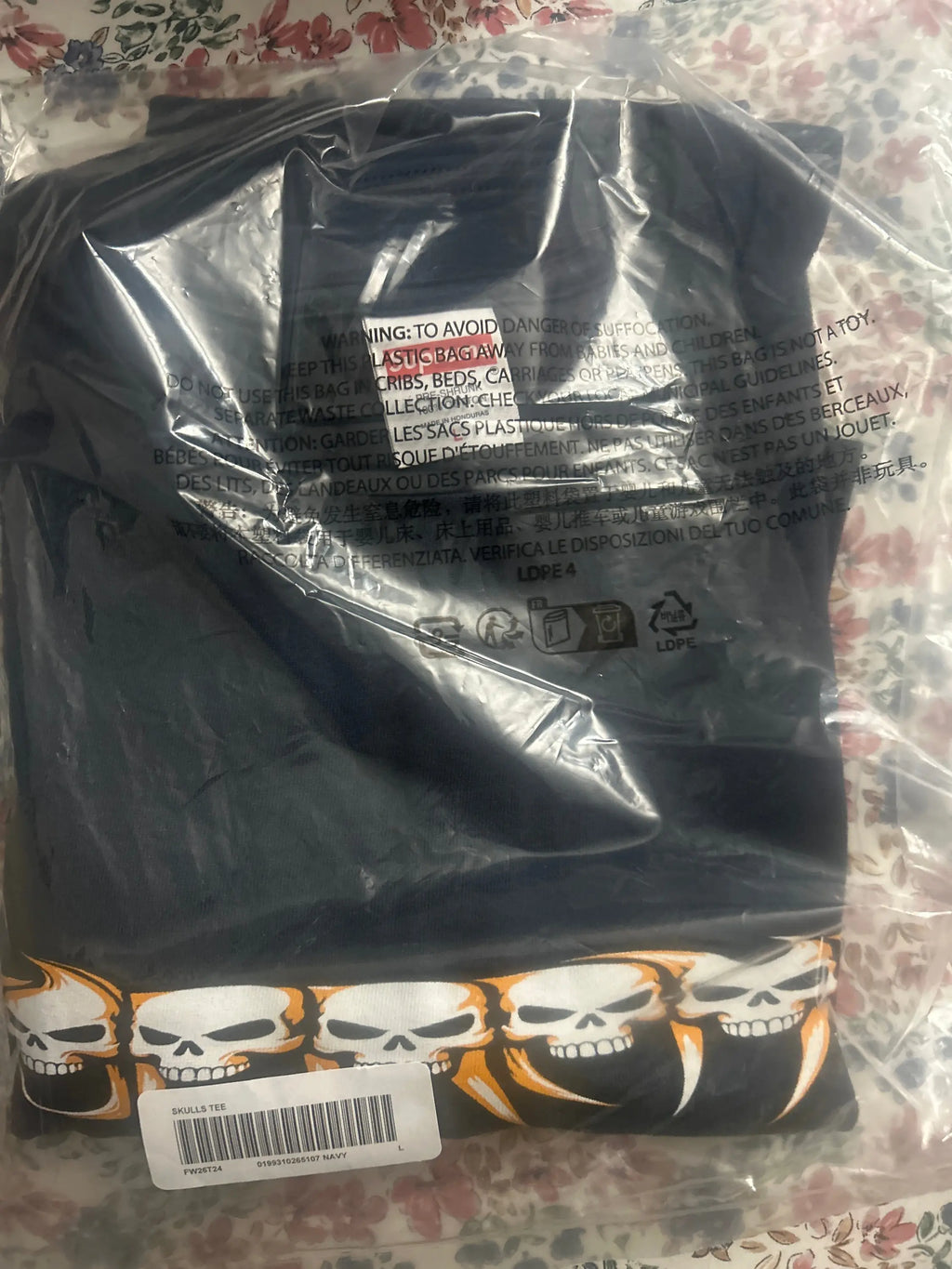 Supreme Skulls Spellout Tee Navy Large