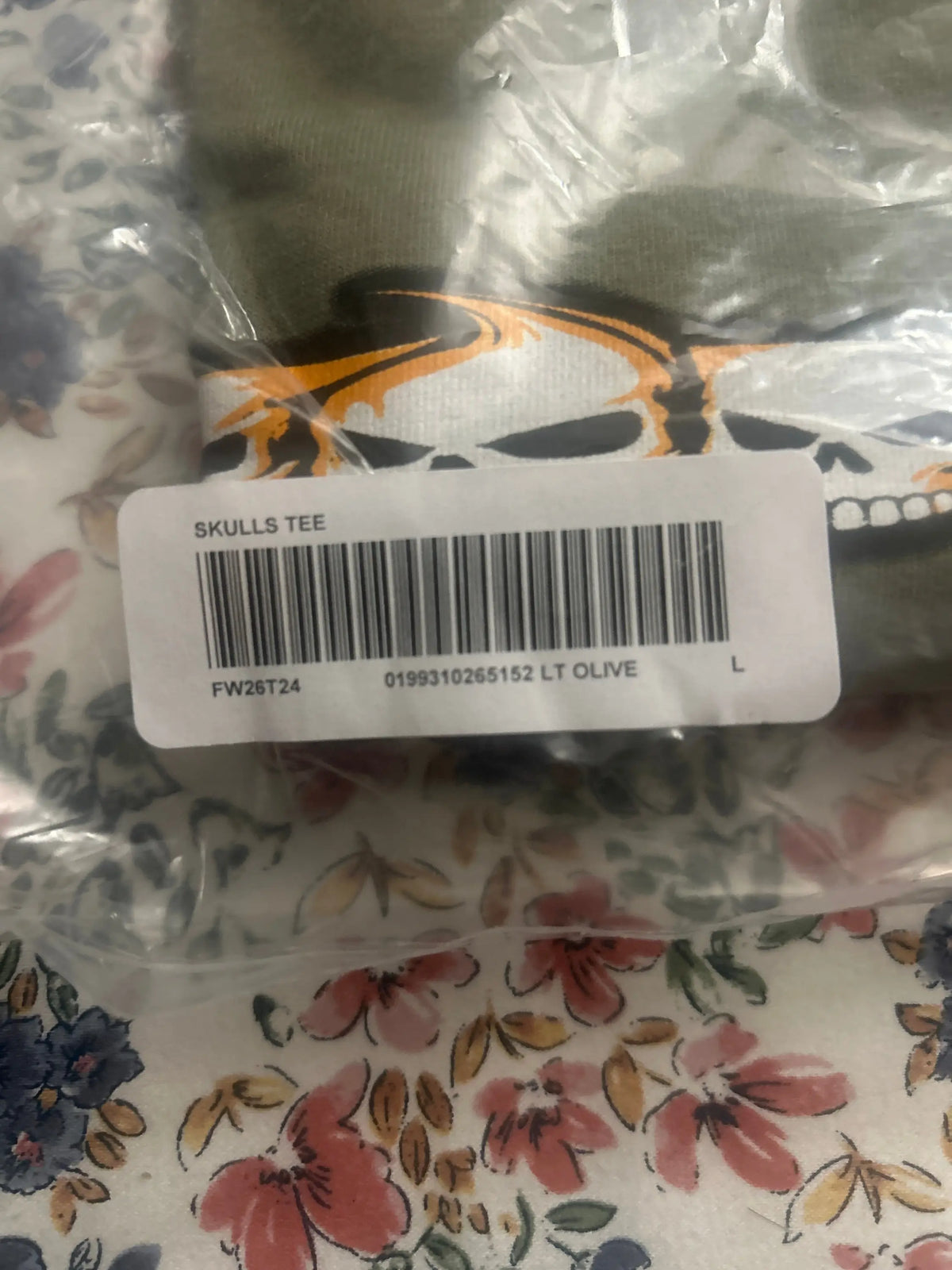 Supreme Skulls Spellout Tee Olive Large