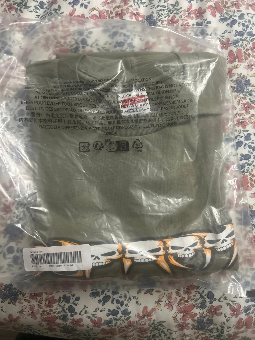 Supreme Skulls Spellout Tee Olive Large