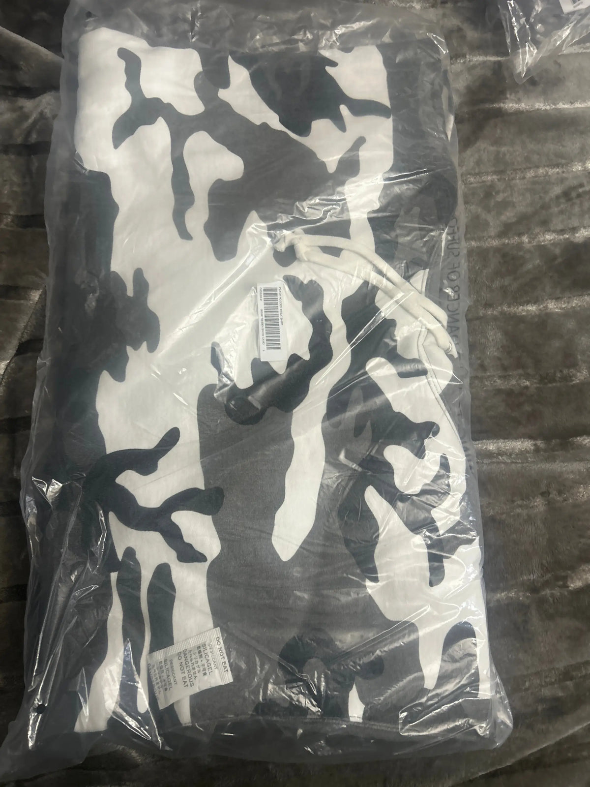 Supreme Woven Patches Hooded Sweatshirt Snow Camo Large