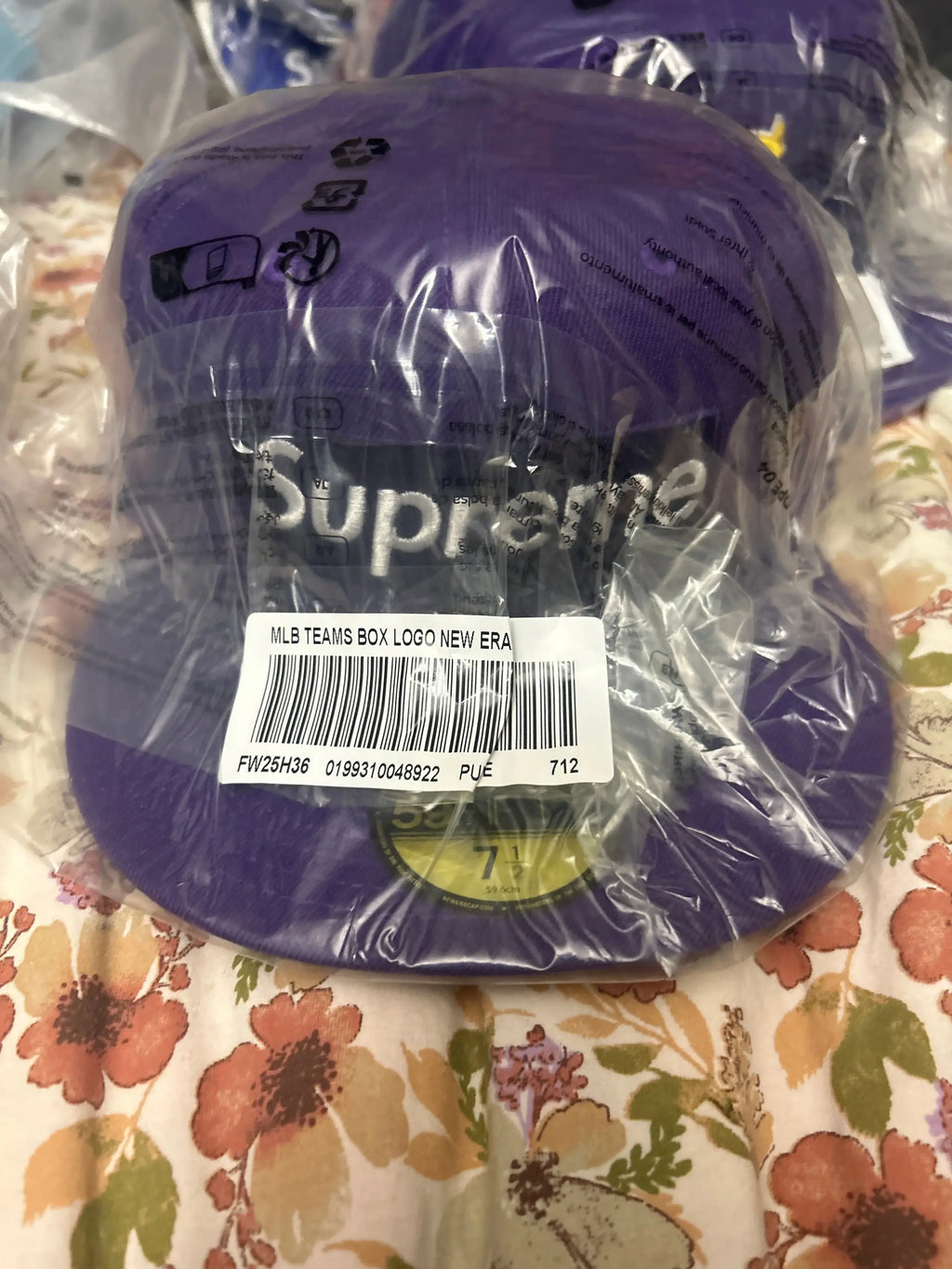 Supreme x MLB Teams Box Logo New Era Houston Astros 7 1/2”