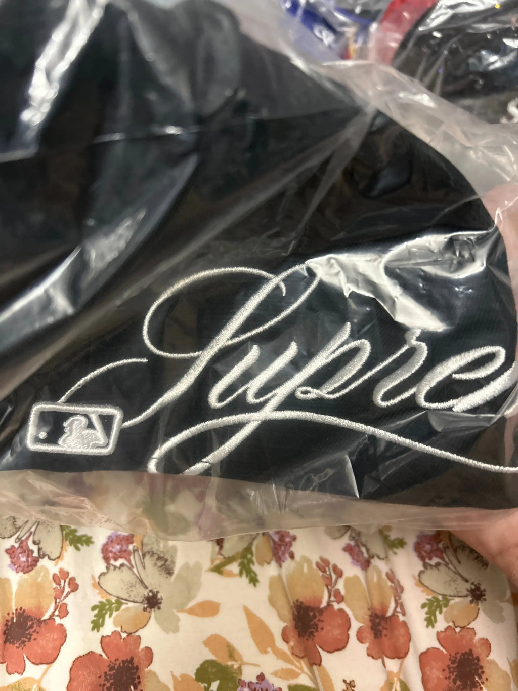 Supreme x New Era New York Yankees Black 7 5/8"