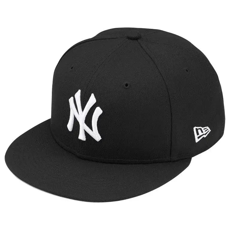 Supreme x New Era New York Yankees Black 7 5/8"