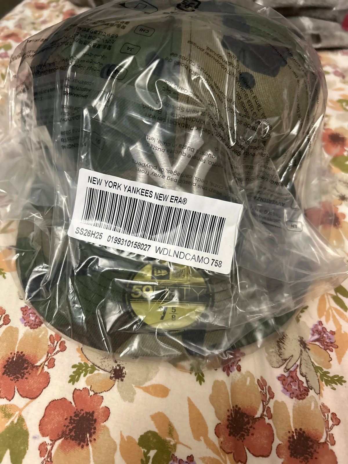 Supreme x New Era New York Yankees Woodland Camo 7 5/8"